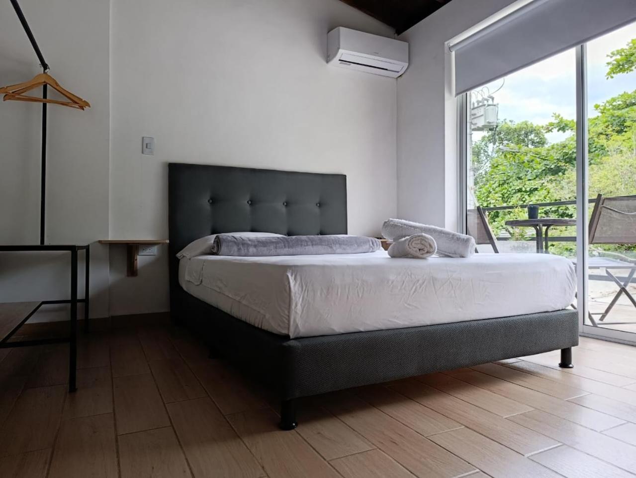 Cloud9 Hostel Medellin Exterior photo